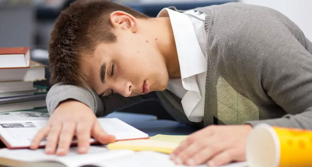 نقش خواب کافی در موفقیت تحصیلی دانشجویان پزشکی